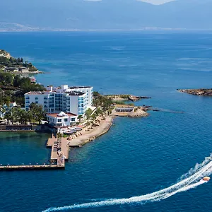 Курортный комплекс Le Bleu &