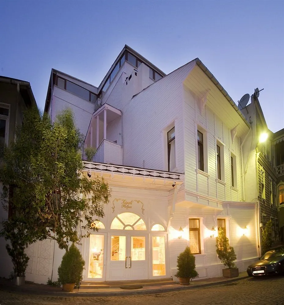 Küpeli Palace Otel İstanbul Oda ve Kahvaltı