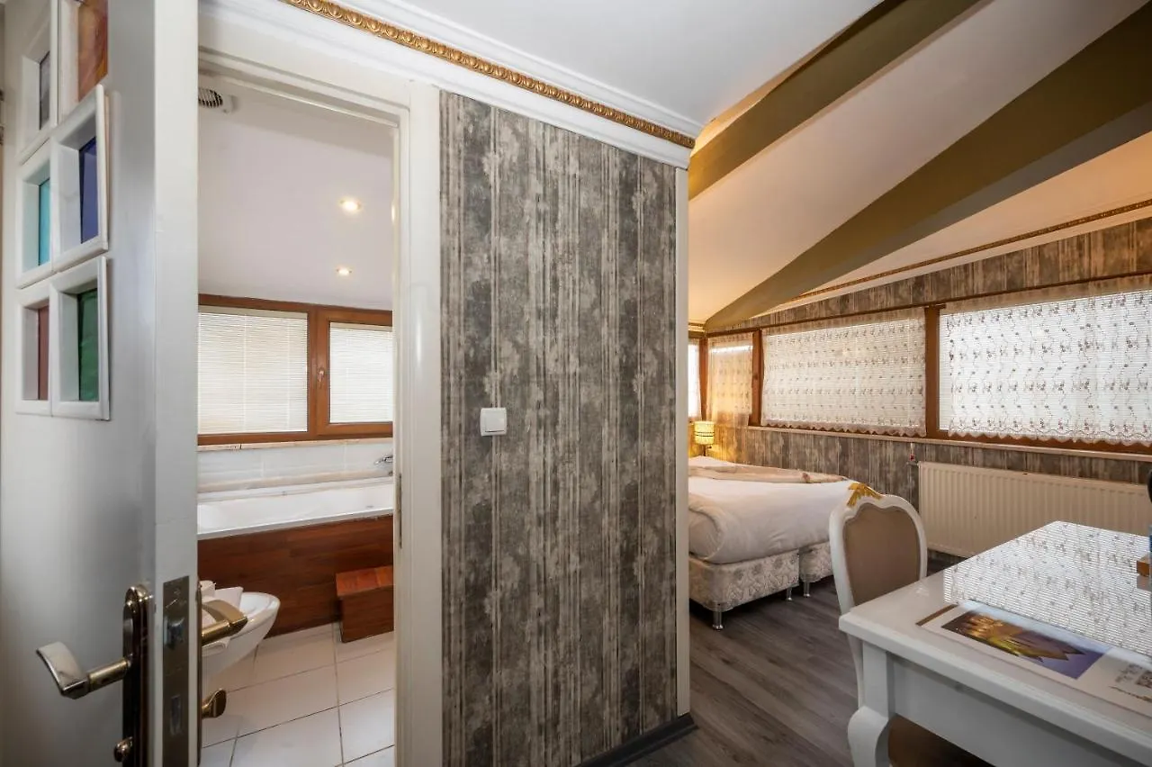 Fuat Bey Palace Hotel & Suites Стамбул 4*,