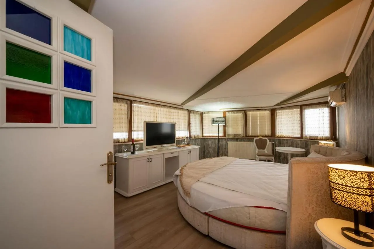 Fuat Bey Palace Hotel & Suites Стамбул 4*,